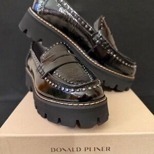NWT Donald Pliner Loafers Black, Size 6